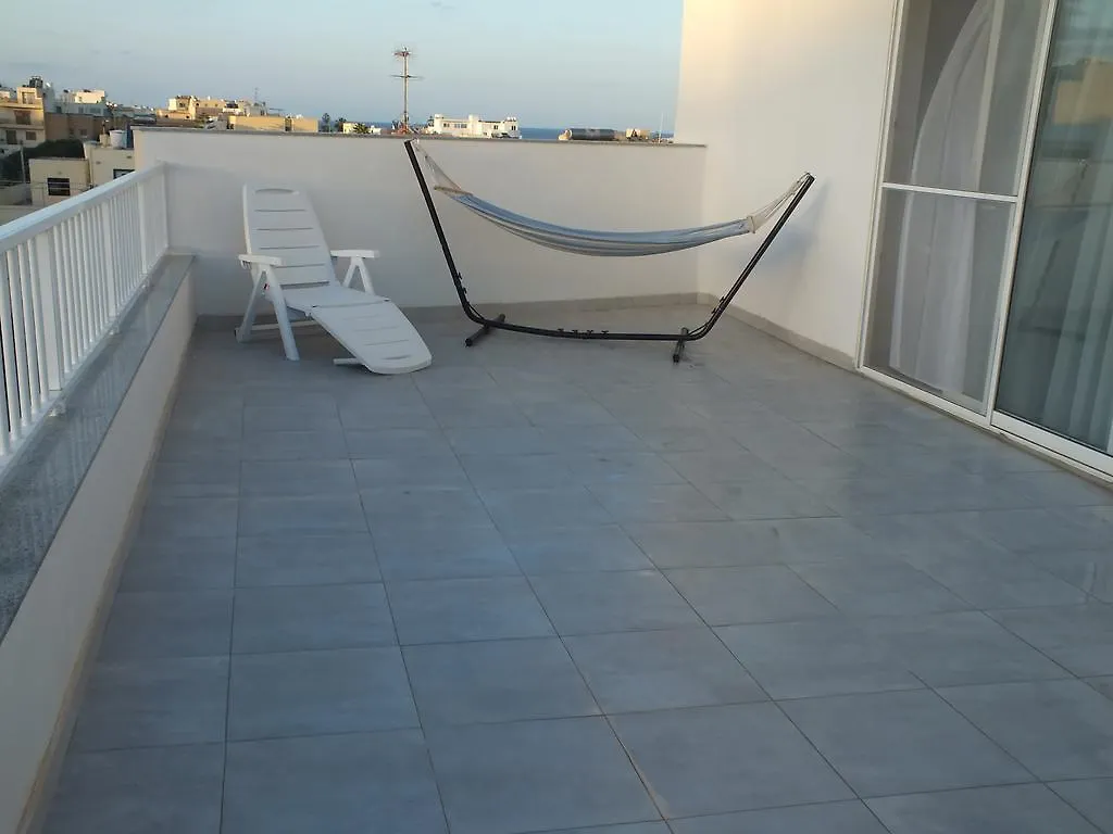 Penthouse Next To The Beach Marsaskala Apartment