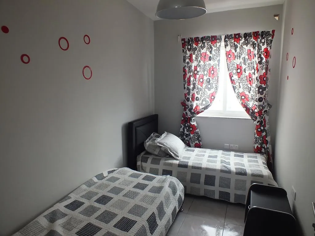 Penthouse Next To The Beach Marsaskala